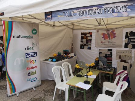 Segunda Feria de la Ciencia para promover el intercambio de experiencias entre centros Segunda Feria de la Ciencia para promover el intercambio de experiencias entre centros
