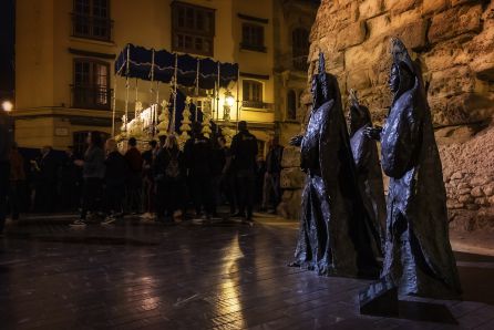 Las Tres Marías saludan al paso de la María Santísima de la Palma Las Tres Marías saludan al paso de la María Santísima de la Palma