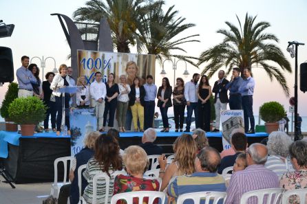 Rosa Cardona, candidata a la alcaldía de Xàbia, y su equipo. Rosa Cardona, candidata a la alcaldía de Xàbia, y su equipo.