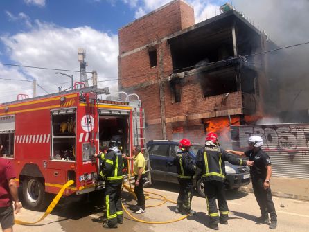 El fuego ha comenzado poco antes de la 1 de la tarde El fuego ha comenzado poco antes de la 1 de la tarde