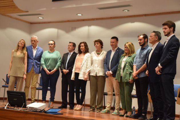 Candidatos y candidatas a la alcaldía de Linares para el 26 de mayo con la directora de Radio Linares, Isabel Sánchez, y la periodista y moderadora, Sonia Padilla. Candidatos y candidatas a la alcaldía de Linares para el 26 de mayo con la directora de Radio Linares, Isabel Sánchez, y la periodista y moderadora, Sonia Padilla.