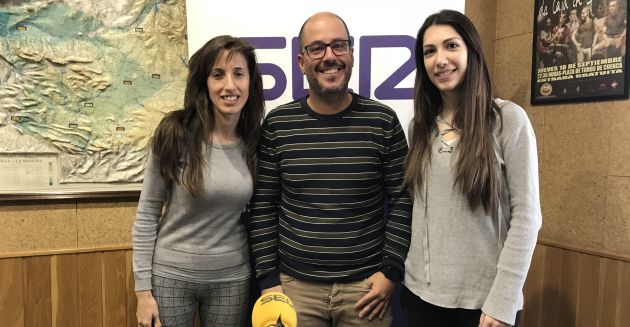 Beatriz Hernández, Jorge Fernández e Irene Madrigal (alumna en prácticas de la asociación Parkinson Cuenca). Beatriz Hernández, Jorge Fernández e Irene Madrigal (alumna en prácticas de la asociación Parkinson Cuenca).