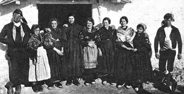 Mayas y mayos de la Vega del Codorno (Cuenca). Estampa, 1928 Mayas y mayos de la Vega del Codorno (Cuenca). Estampa, 1928