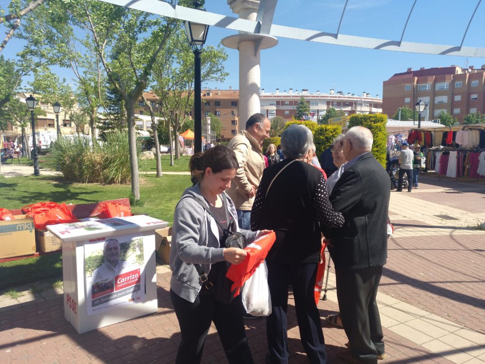 PSOE en el mercadillo PSOE en el mercadillo