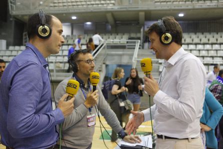 Programa de deportes de Alicante: Planagumà no da pistas sobre el once y Sanguino (PSOE) habla de organizar eventos de ocio en el Rico Pérez Programa de deportes de Alicante: Planagumà no da pistas sobre el once y Sanguino (PSOE) habla de organizar eventos de ocio en el Rico Pérez