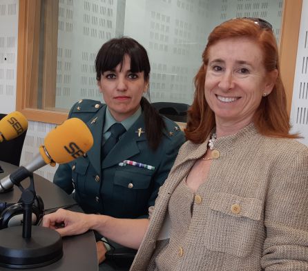 Marta Pérez Dorao, presidenta de Inspiring Girls, y la teniente Isabel García, han visitado el programa 'Hoy por Hoy' Marta Pérez Dorao, presidenta de Inspiring Girls, y la teniente Isabel García, han visitado el programa 'Hoy por Hoy'