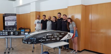 Parte del equipo de Hyperloop Parte del equipo de Hyperloop