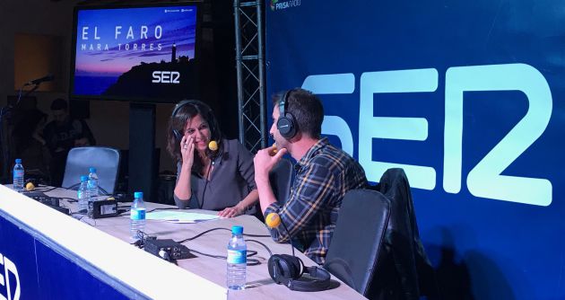Mara Torrres, directora de "El Faro" de Cadena SER, junto con el cómico, Dani Rovira Mara Torrres, directora de "El Faro" de Cadena SER, junto con el cómico, Dani Rovira