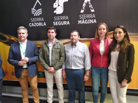 Juan López, en el centro, acompañado de diputada, parlamentarios y delegado Juan López, en el centro, acompañado de diputada, parlamentarios y delegado