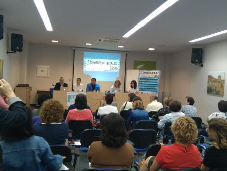 Público asistente a la sesión de inauguración Público asistente a la sesión de inauguración