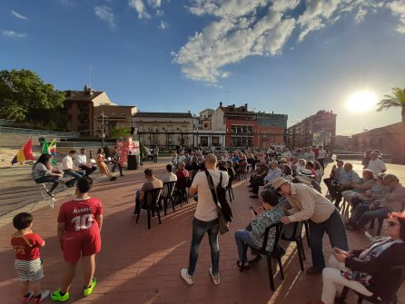 Mitin organizado por Izquierda Unida en la Plaza del Ayuntamiento Mitin organizado por Izquierda Unida en la Plaza del Ayuntamiento