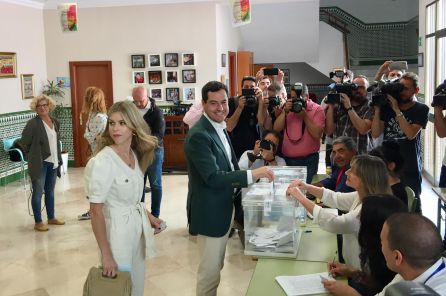 Los candidatos de Málaga acuden a las urnas Los candidatos de Málaga acuden a las urnas