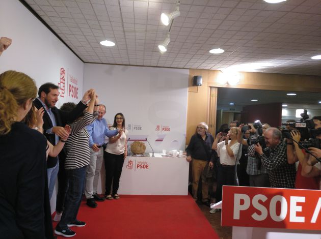 Óscar Puente invoca "humildad" y "respeto" para gobernar con un "resultado tremendo" Óscar Puente invoca "humildad" y "respeto" para gobernar con un "resultado tremendo"