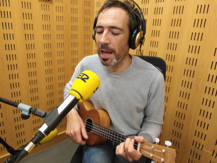 Iván Aramayo interpretando la canción Iván Aramayo interpretando la canción