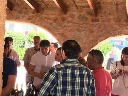 Visita de Francesc Colomer a la III Mostra Internacional de Vins Singulars i de Poble de la Marina Alta. Visita de Francesc Colomer a la III Mostra Internacional de Vins Singulars i de Poble de la Marina Alta.