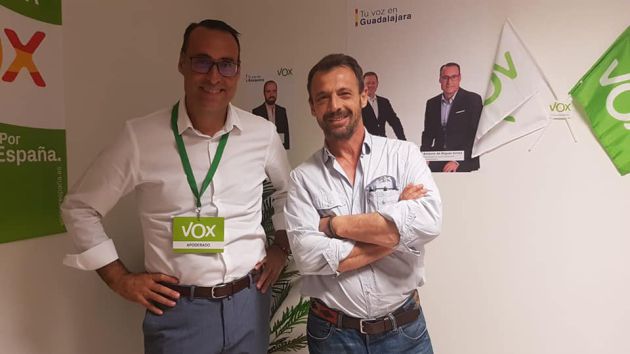 Antonio De Miguel, Vox Guadalajara: "No vamos a ser un felpudo. O estamos en la mesa o facilitaremos el Gobierno de la izquierda": "No vamos a ser un felpudo. O estamos en la mesa de negociación o entrará la izquierda" Antonio De Miguel, Vox Guadalajara: "No vamos a ser un felpudo. O estamos en la mesa o facilitaremos el Gobierno de la izquierda": "No vamos a ser un felpudo. O estamos en la mesa de negociación o entrará la izquierda"