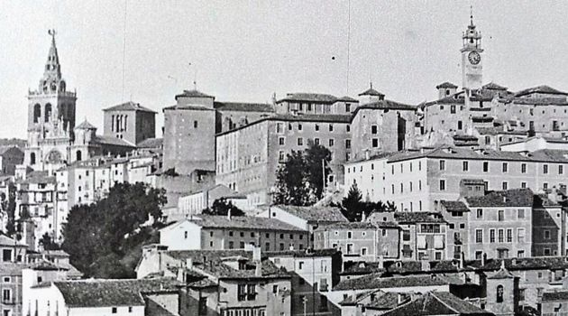 Torre de la Catedral y Torre de Mangana. Cuenca, 1895. Torre de la Catedral y Torre de Mangana. Cuenca, 1895.
