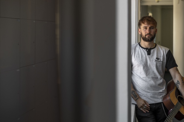 Dani Fernández, en los estudios de la Cadena SER Dani Fernández, en los estudios de la Cadena SER