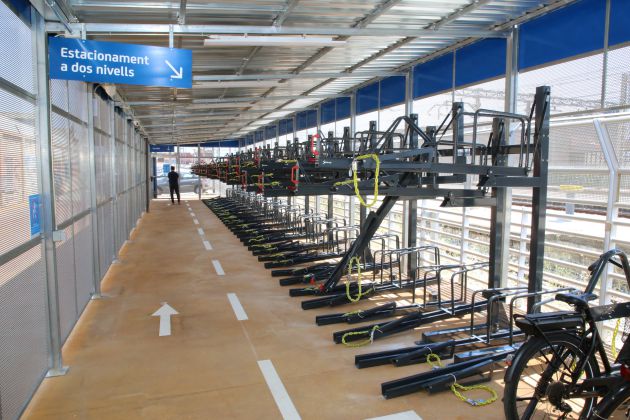 Gavà estrena el primer gran aparcament de bicis Gavà estrena el primer gran aparcament de bicis