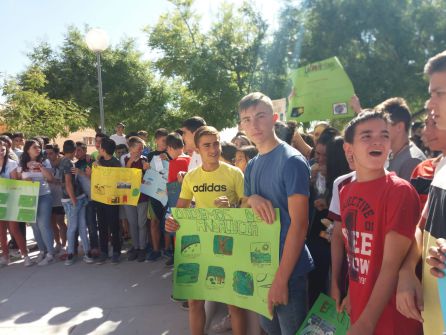 Alumnos muestran los murales elaborados Alumnos muestran los murales elaborados