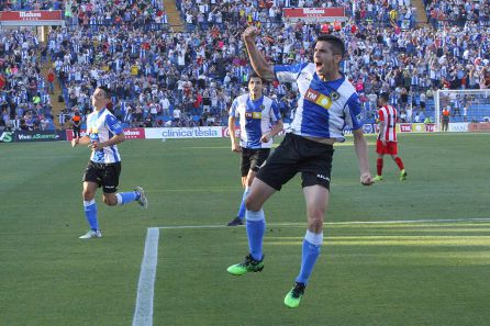 Remontada de los blanquiazules: El Hércules arrolla al Logroñés en 34 minutos ante 18.000 aficionados Remontada de los blanquiazules: El Hércules arrolla al Logroñés en 34 minutos ante 18.000 aficionados