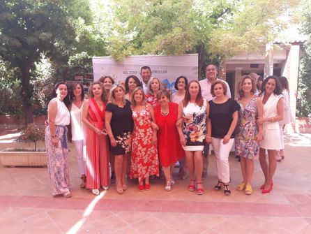 Grupo de alumnas y alumnos de la promoción del 87 Grupo de alumnas y alumnos de la promoción del 87