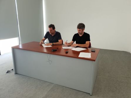 Firma del pacto de gobierno. Firma del pacto de gobierno.