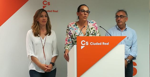 Imagen de los 3 concejales electos de Cs en el Ayuntamiento de Ciudad Real este viernes Imagen de los 3 concejales electos de Cs en el Ayuntamiento de Ciudad Real este viernes