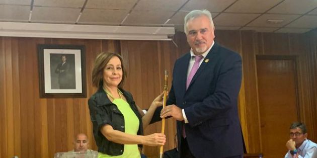 El socialista Jesús Amo toma el bastón de bando en el Ayuntamiento de Moratalla El socialista Jesús Amo toma el bastón de bando en el Ayuntamiento de Moratalla