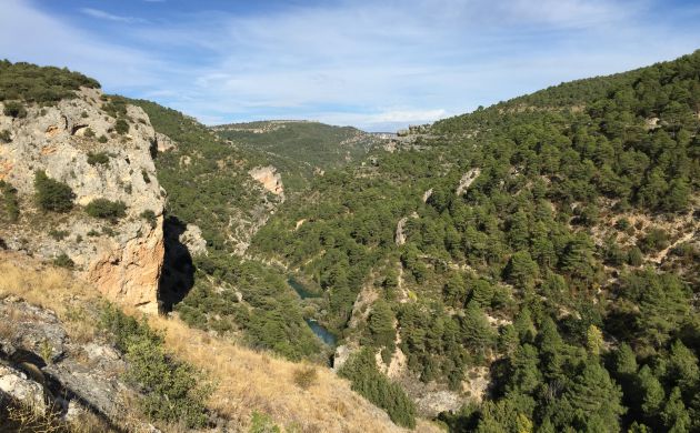 Vistas del barranco del Júcar desde el Ventano del Diablo. Vistas del barranco del Júcar desde el Ventano del Diablo.