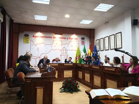 Momento del pleno en el que se procede la votación para la elección de alcalde Momento del pleno en el que se procede la votación para la elección de alcalde