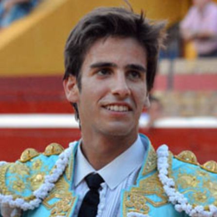 Novillada de abono en La Maestranza: Novillos de Fuente Ymbro para Emilio Silvera, Calerito y Daniel de la Fuente: Emilio Silvera, Calerito y Daniel de la Fuente, terna de novilleros para el Corpus Novillada de abono en La Maestranza: Novillos de Fuente Ymbro para Emilio Silvera, Calerito y Daniel de la Fuente: Emilio Silvera, Calerito y Daniel de la Fuente, terna de novilleros para el Corpus