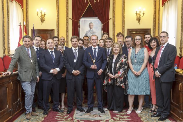 Alberto Rojo, alcalde de Guadalajara: "Los concejales de Cs son personas sensatas y razonables, creo que vamos a funcionar bien como Gobierno": "Los concejales de Cs son personas sensatas y razonables, creo que vamos a funcionar bien como Gobierno" Alberto Rojo, alcalde de Guadalajara: "Los concejales de Cs son personas sensatas y razonables, creo que vamos a funcionar bien como Gobierno": "Los concejales de Cs son personas sensatas y razonables, creo que vamos a funcionar bien como Gobierno"