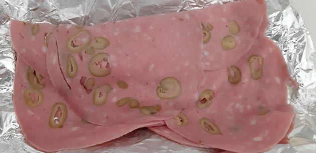 Papelón de mortadela con aceitunas Papelón de mortadela con aceitunas