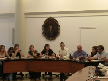 Grupos municipales de Ciudadanos, PP y Compromís (de izquerda a derecha). Grupos municipales de Ciudadanos, PP y Compromís (de izquerda a derecha).