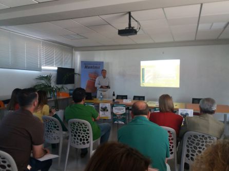 Momento de la ponencia sobre el II PDS Sierra Mágina, a cargo de José Luis Sánchez Momento de la ponencia sobre el II PDS Sierra Mágina, a cargo de José Luis Sánchez
