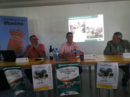 Momento de la intervención del alcalde de Hulema, Francisco Ruiz, en la clausura Momento de la intervención del alcalde de Hulema, Francisco Ruiz, en la clausura