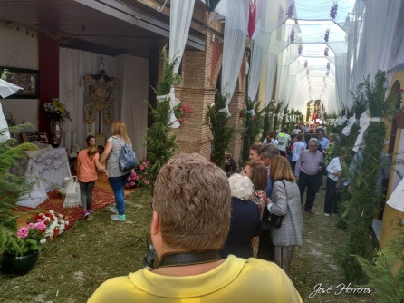 Visitantes en la calle Carmen en la procesión del Corpus de Villacarrillo en 2018 Visitantes en la calle Carmen en la procesión del Corpus de Villacarrillo en 2018