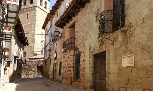 Casas hidalgas en la Calle de las Parras Casas hidalgas en la Calle de las Parras