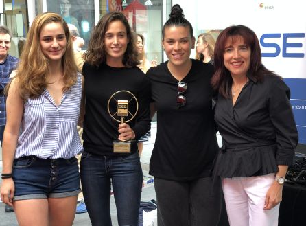 Las campeonas bidasotarras de la Real Sociedad reciben su merecido premio Las campeonas bidasotarras de la Real Sociedad reciben su merecido premio