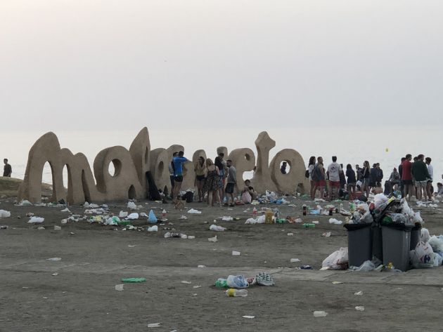 Situación de la playa de La Malagueta este lunes sobre las siete de la mañana Situación de la playa de La Malagueta este lunes sobre las siete de la mañana