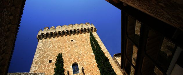 Torre del homenaje del castillo de Alarcón. Torre del homenaje del castillo de Alarcón.