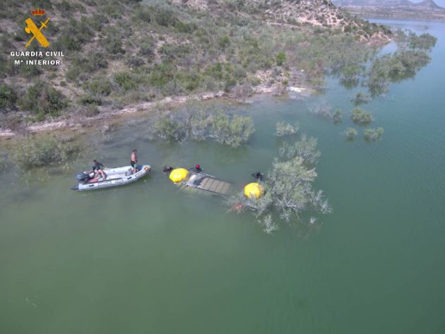 Operativo de la Guardia Civil en este embalse del término municipal de Caspe (Zaragoza) Operativo de la Guardia Civil en este embalse del término municipal de Caspe (Zaragoza)