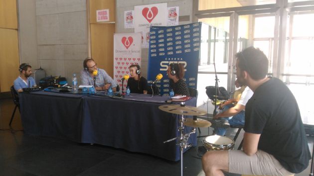 La música la han puesto Almendra Garrapiñá La música la han puesto Almendra Garrapiñá