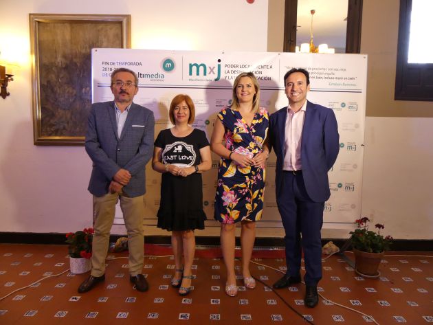 Las alcaldesas de Úbeda y Baeza con el director y el consejero delegado de Multimedia Jiennense Las alcaldesas de Úbeda y Baeza con el director y el consejero delegado de Multimedia Jiennense