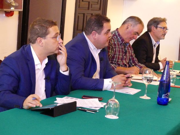 Los alcaldes de Andújar, Martos, Quesada y Alcaudete, Francisco Huertas, Víctor Torres, Manuel Vallejo y Valeriano Martín Los alcaldes de Andújar, Martos, Quesada y Alcaudete, Francisco Huertas, Víctor Torres, Manuel Vallejo y Valeriano Martín