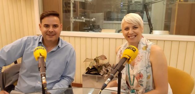 Marcos Melón y Valeria Cirillo, de la Rosticceria, en los estudios de Radio Jerez Marcos Melón y Valeria Cirillo, de la Rosticceria, en los estudios de Radio Jerez