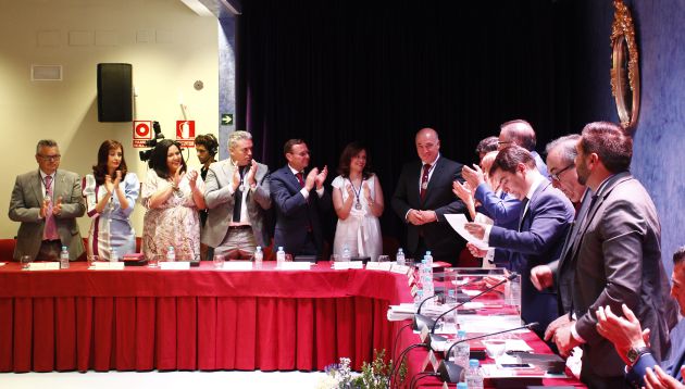 Ruiz elegido como presidente de la Diputación de Córdoba Ruiz elegido como presidente de la Diputación de Córdoba