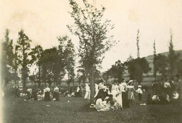 Gente en la romería de Olárizu en 1900 Gente en la romería de Olárizu en 1900
