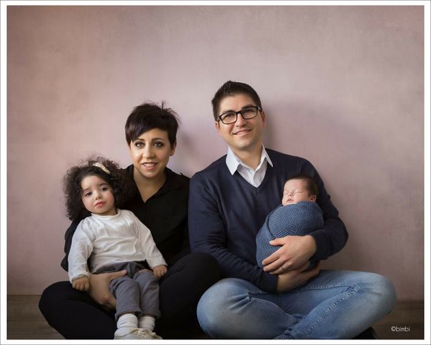 Chloe junto a su hermianito y sus padres Susana y Óscar Chloe junto a su hermianito y sus padres Susana y Óscar
